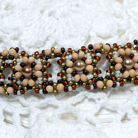 Diamond DIva Peanut Bead Bracelet Beading pattern