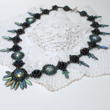 Beading tutorial She Daisy Necklace